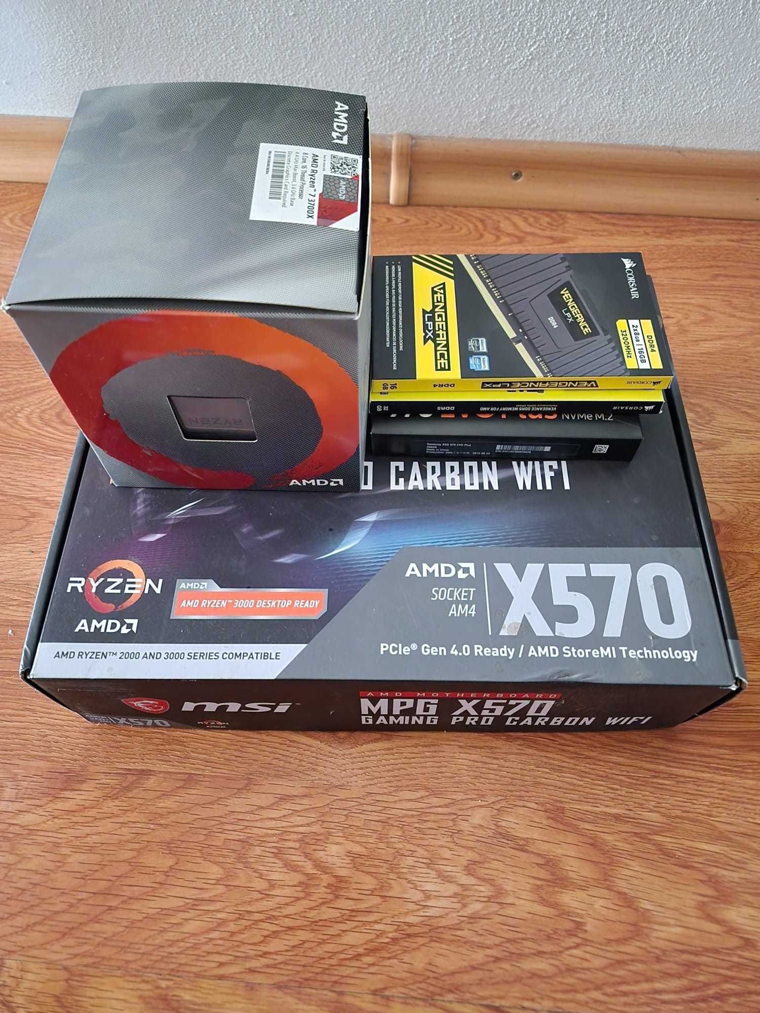 MPG X570 GAMING PRO CARBON WIFI+R7 3700x+Corsair Vengeance 32GB+250SSD