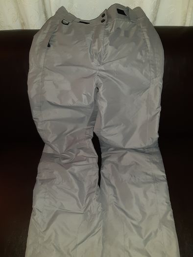 Зимно яке The North Face-M, панталон Crivit-S, шапка Helly Hansen