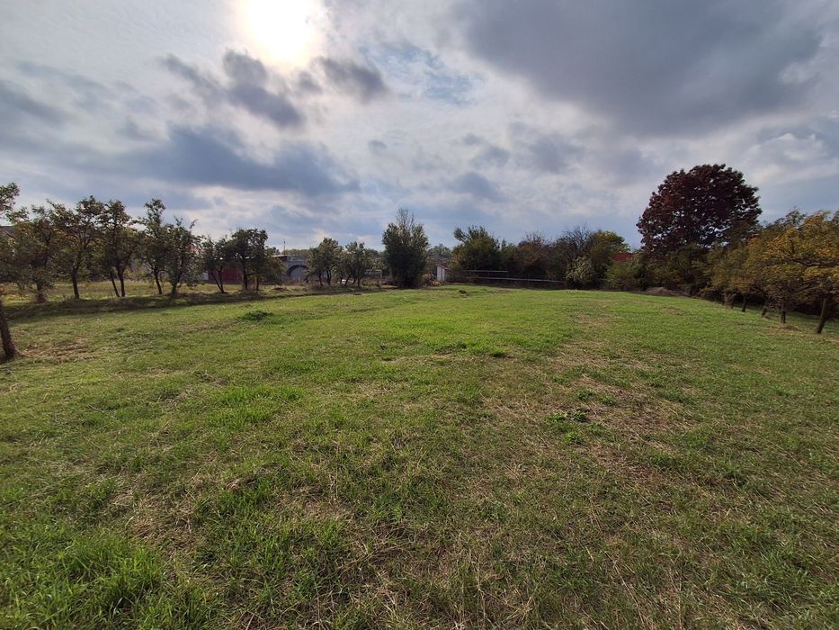 Vind teren Albota str. Morlovani 2100mp