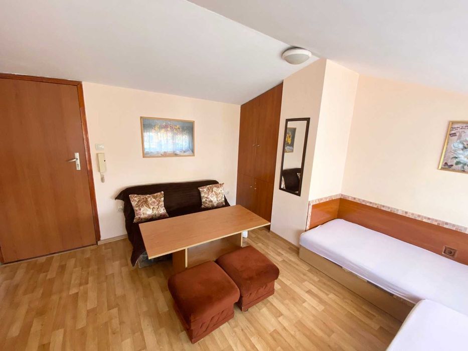 Собственик дава под наем ателие/таванска стая до Спортна зала, ВИНС