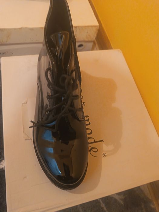 Боти лачени 37 номер