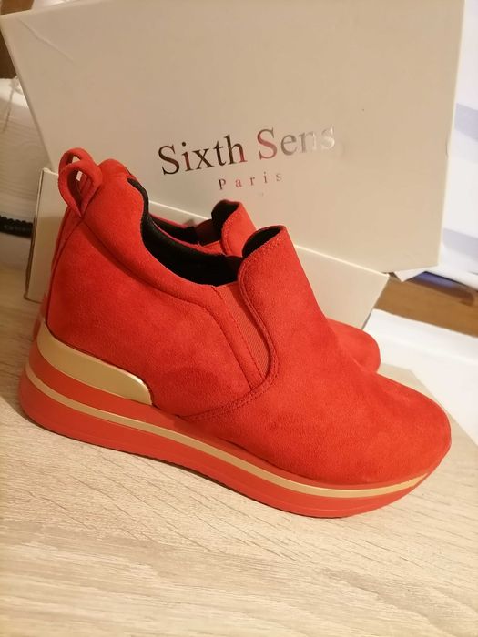 Pantofi dama sport eleganți de culoare roșie pe platforma