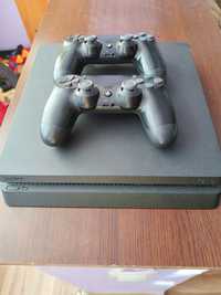 Ps4 slim cu 3 jocuri și 2 controllere