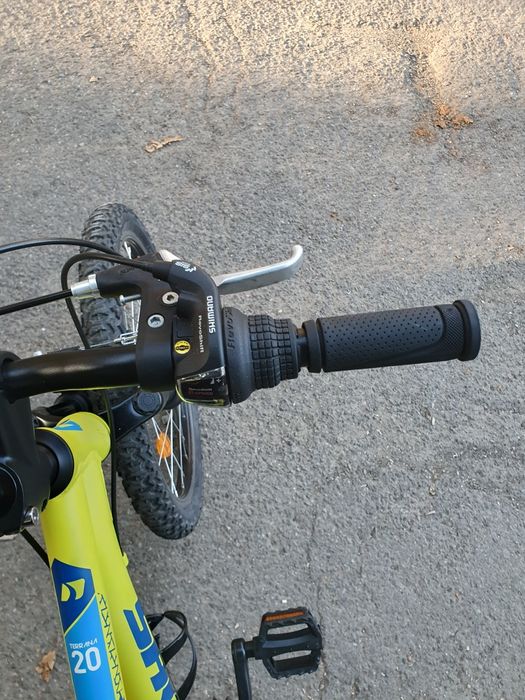 Vând Bicicleta DHS de copii