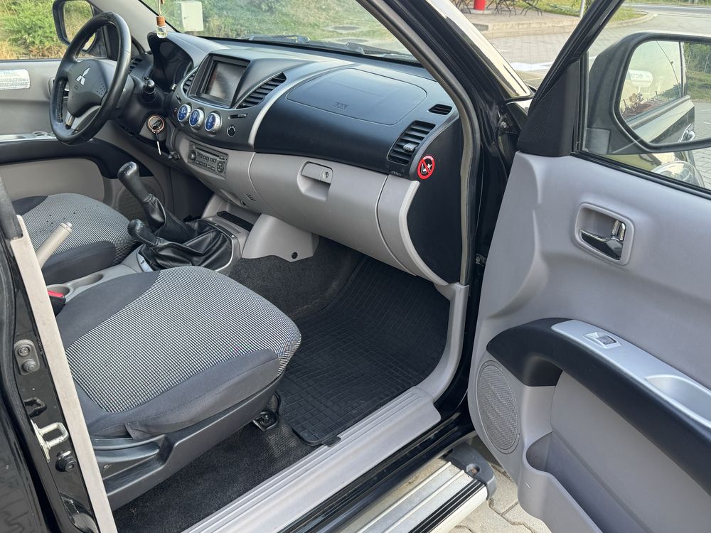 Mitsubishi l200  proprietar