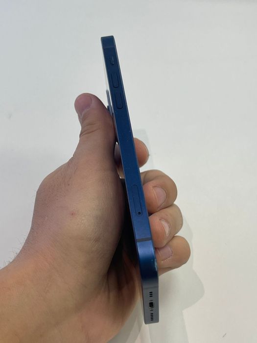 iPhone 12 в отличном состоянии