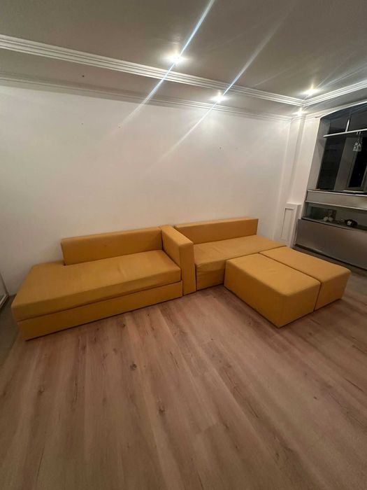 Canapea modulara cu 2 tabureti