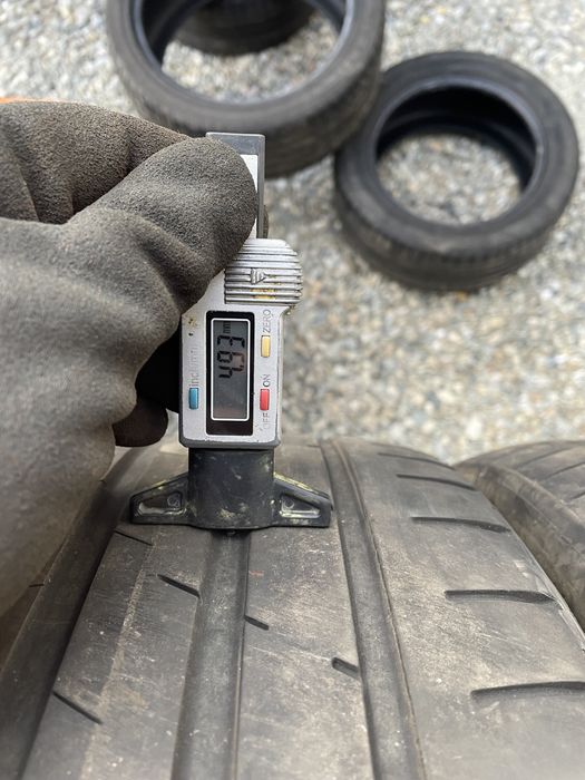 Anv vara 235/40/19 Hankook