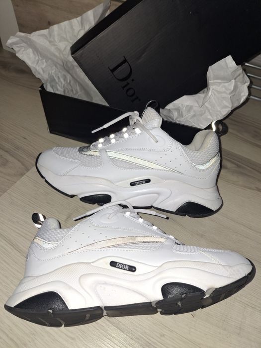 Dior B22 white version