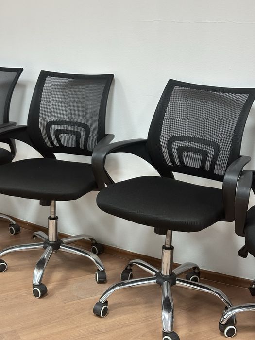 Продам стулья (в офис/дом)