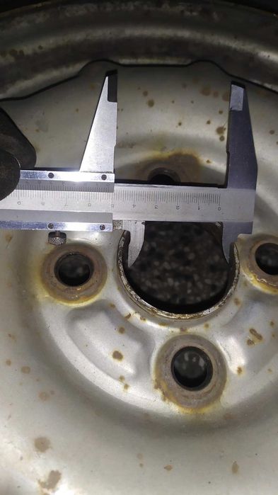 Продавам 5бр. летни гуми с джанти BRIDGESTONE 175/70/13 + джанти.