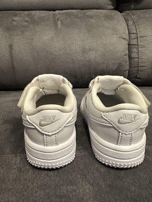 Спортни обувки Nike air force, размер 21