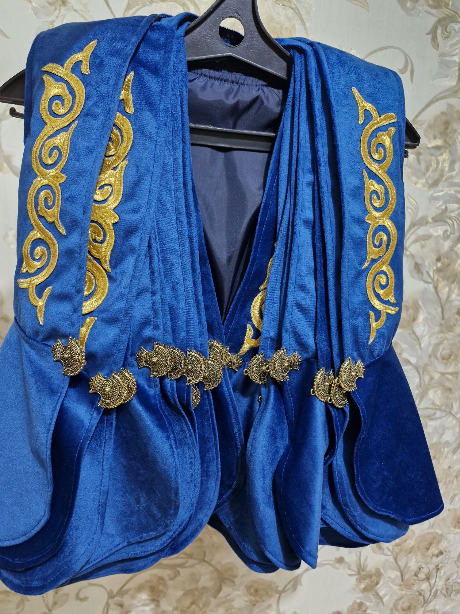 Казахские национальный костюмы