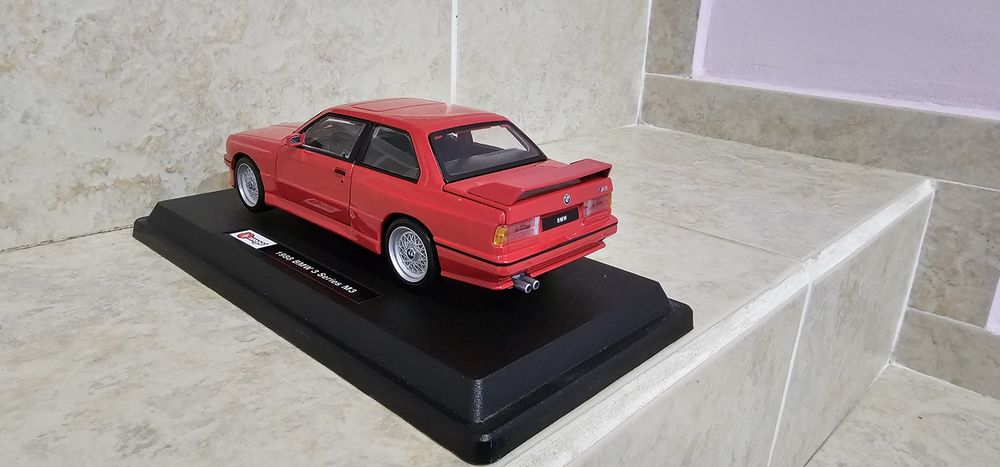 BMW E30 M3 1/24 Burago
