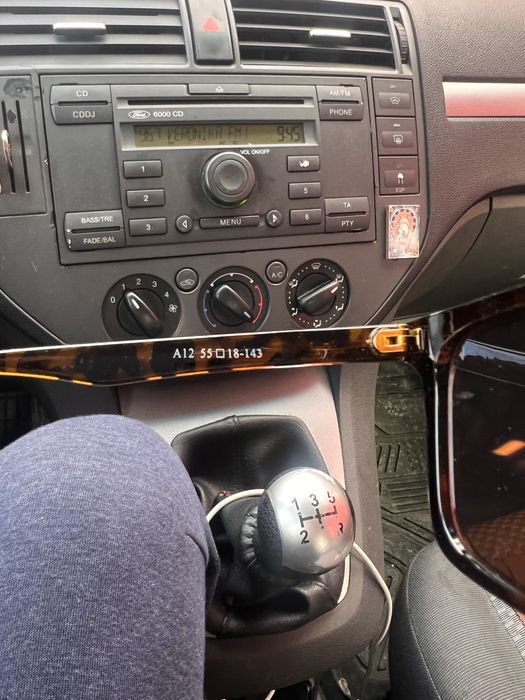 Продавам слнчеви очила том форд