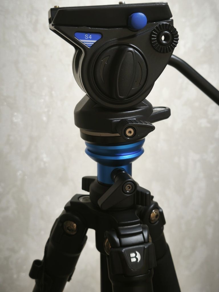 Профессиональный штатив Benro A2573FS4