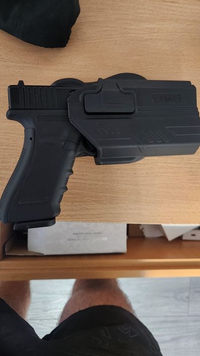 Еърсофт пистолет с кобур