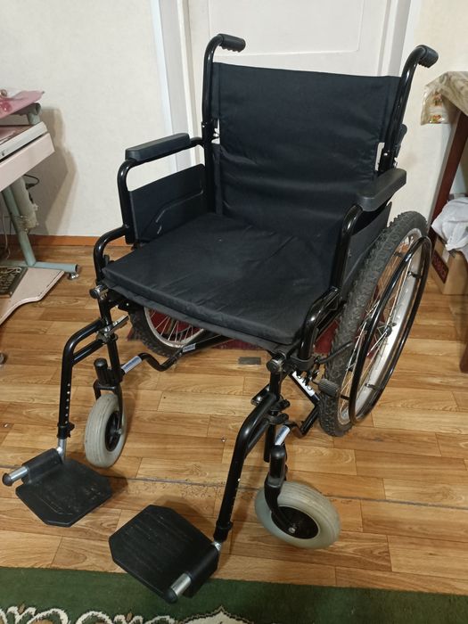 Кресло инвалидное прогулочное.