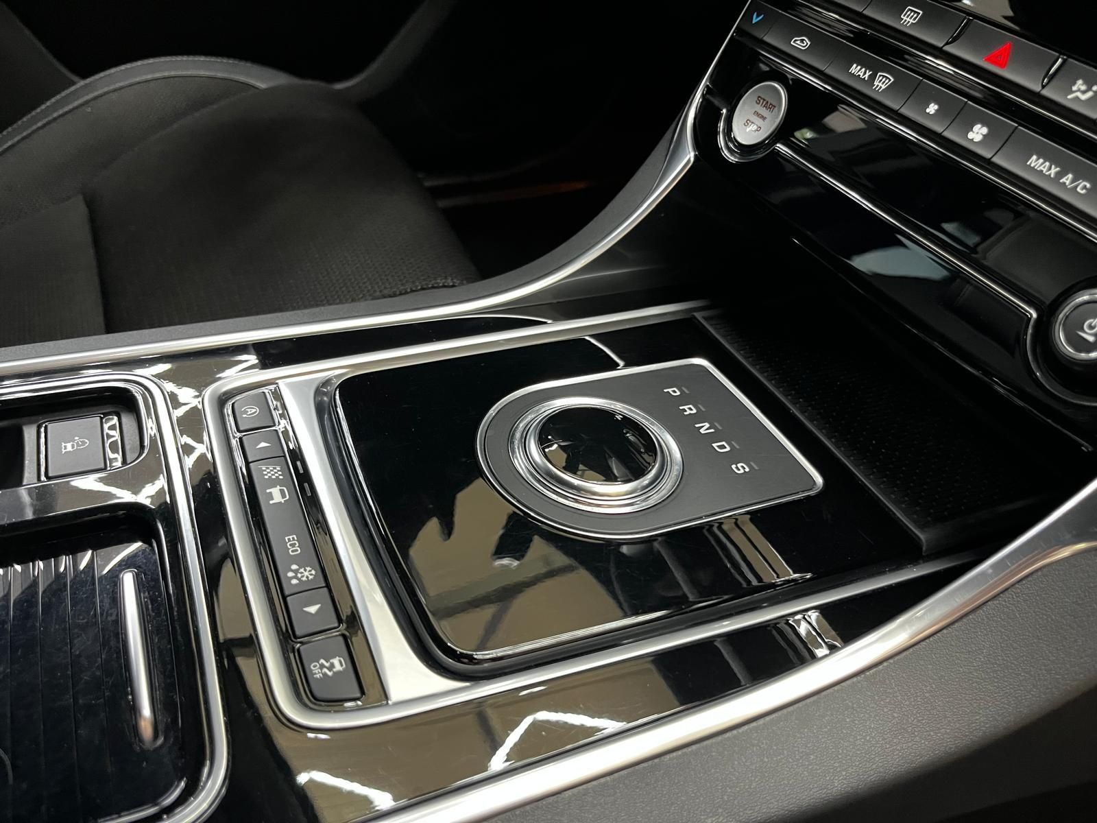 Jaguar Xf /2017/