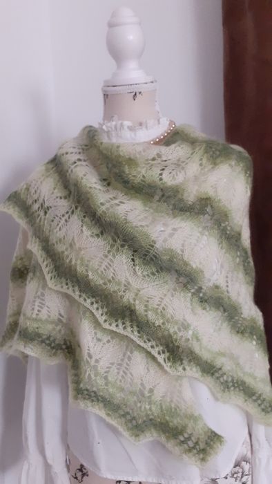 Șal tricotat din mohair