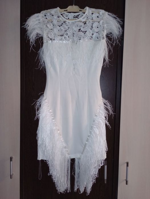 Rochie Eleganta De Ocazie, Scurta Cu Fulgi Si Franjuri, Alba
