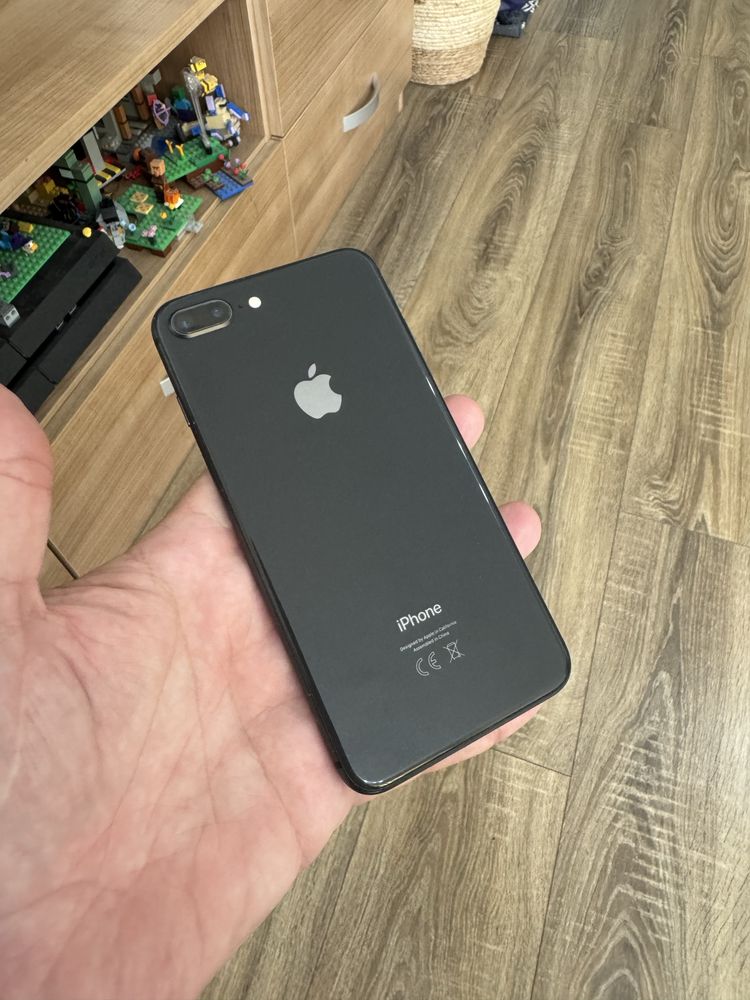 iPhone 8 Plus, negru, memorie 64Gb, baterie 100%, husa, frumos