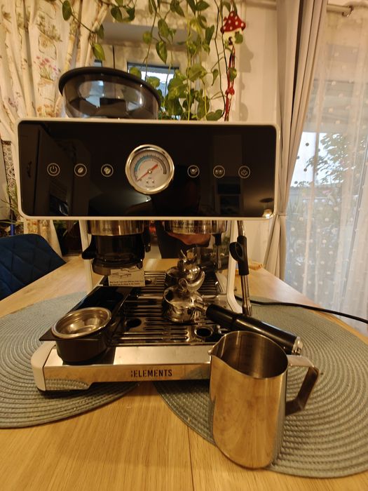 Vand Espressor Profesional "All-in-One" KB ELEMENTS Rasnita Incorporat