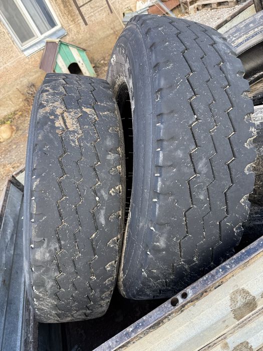 4 резины. Без порезов и проколов. 295/80/22.5