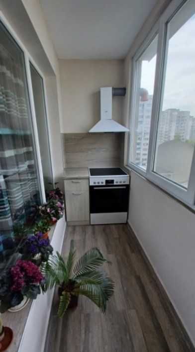 Продава се Тристаен апартамент в София, Център - 68 кв.м за 2721 €/кв.м - Снимка #2