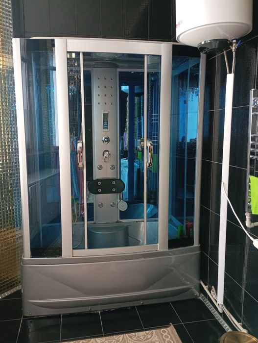 Душевая кабина большая