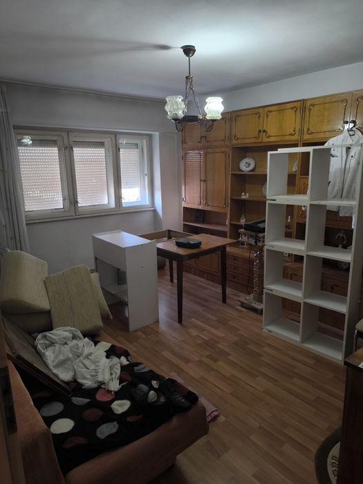 De vânzare apartament 2 camere+garaj