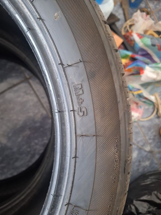 Vand 2 cauciucurii 245/45 R19 98W