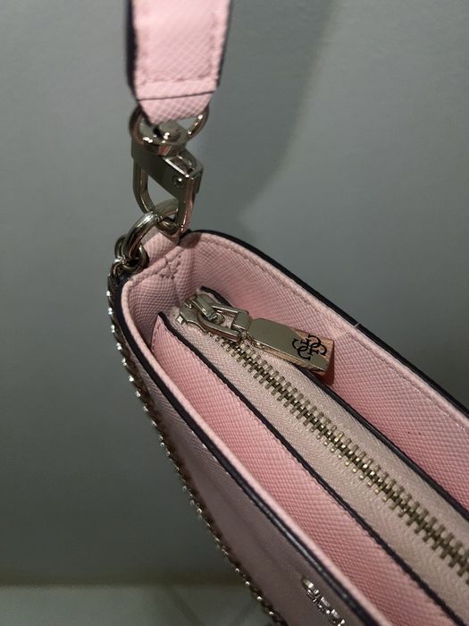 Guess чанта розова оригинална