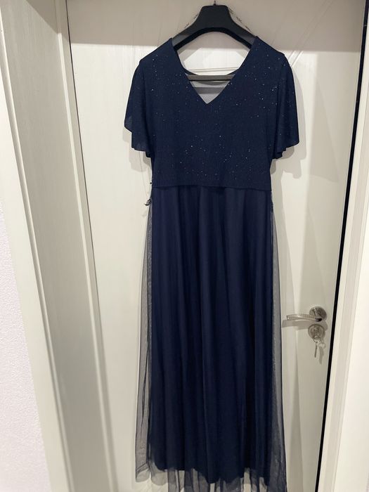 Официална рокля