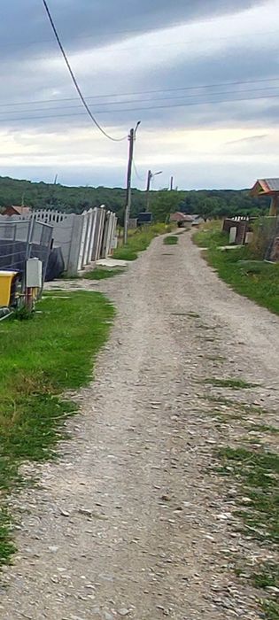 Vând teren intravilan