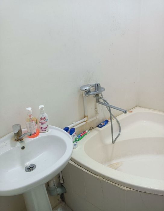 1хона уй 1этаж падвали б.н сотилади