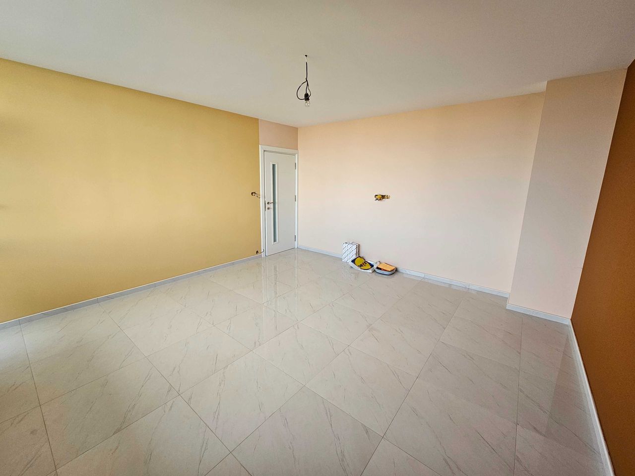 Продава се Тристаен апартамент в Горна Оряховица - 89 кв.м за 1068 €/кв.м - Снимка #2