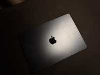 MacBook Air 13” M3 Midnight