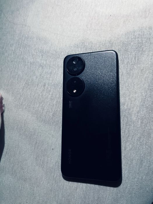 Продам телефон honor 7b,