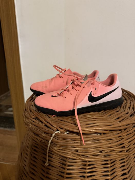 Ghete de fotbal Nike Phantom