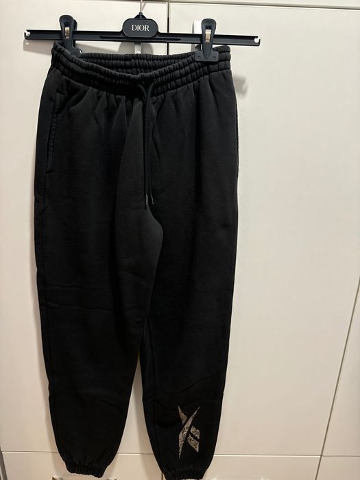 Дамски зимен екип Reebok