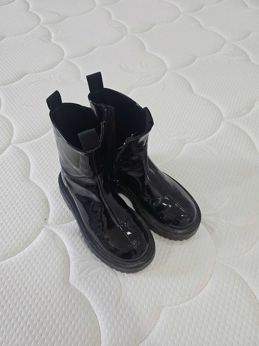 Дрехи обувки  сандали