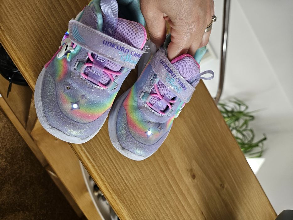 Adidasi skechers mărimea 23