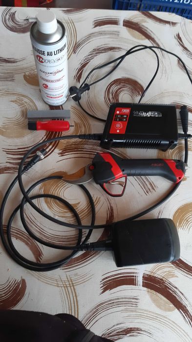 INFACO F3020 Професионална акумулаторна ножица