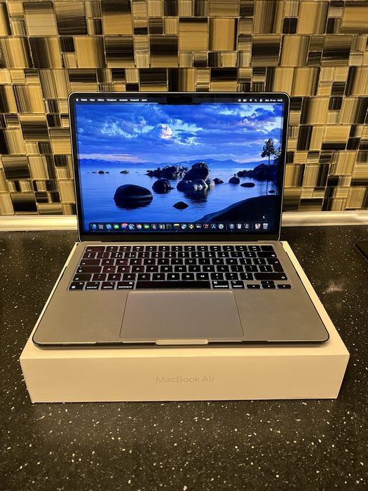 MacBook Air M2 2022 – 8GB/256GB – Ca Nou – 75 cicluri – Full Box