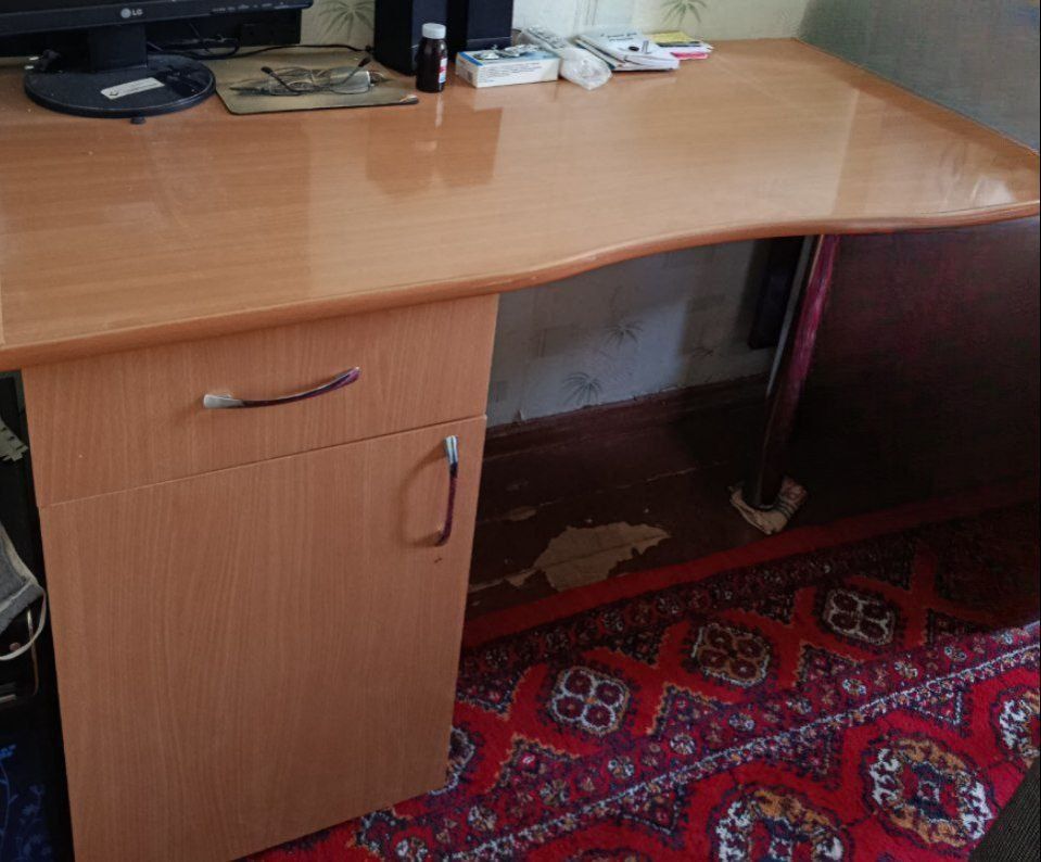 Парта, стол для школьника