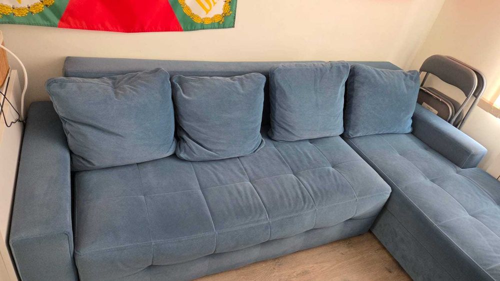 Син диван, ползван 2 години, много добро състояние