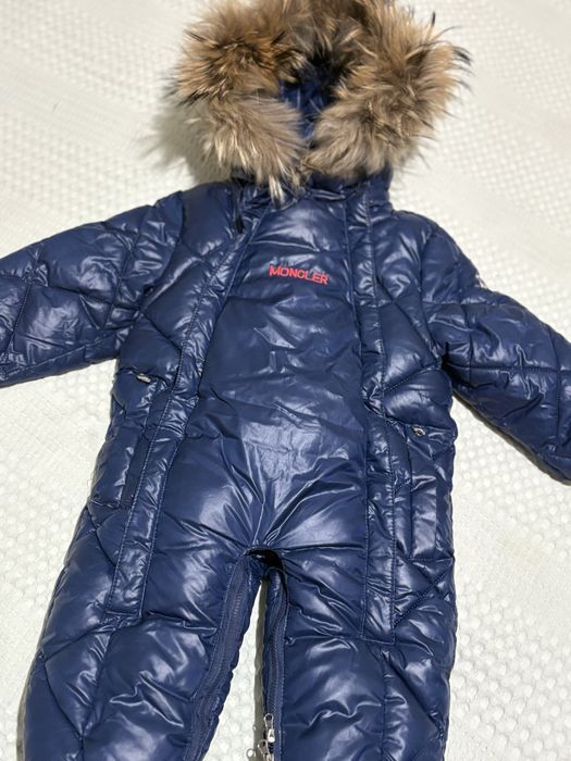 Фирменная зимняя куртка от Moncler