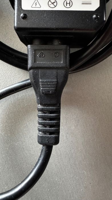 Адаптер за лаптоп Lenovo 65w 20V