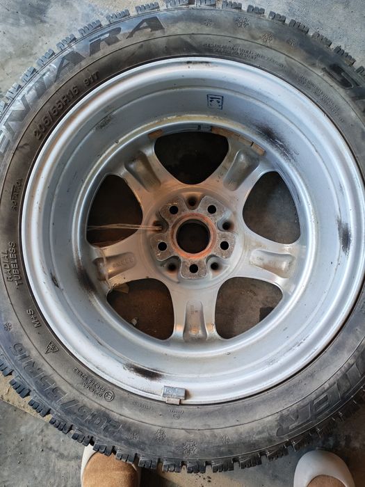 Продам зимнюю резину на титановых дисках